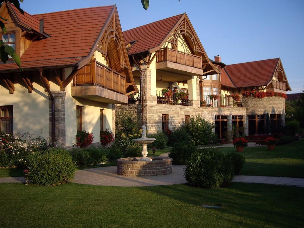 Palazzo Wellness Villa Έγκερ Εξωτερικό φωτογραφία