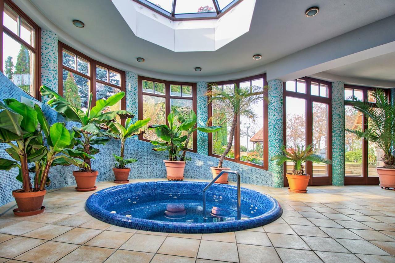 Palazzo Wellness Villa Έγκερ Εξωτερικό φωτογραφία